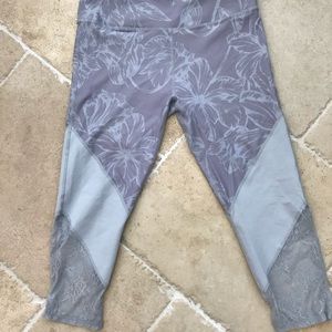 Fabletics cropped leggings